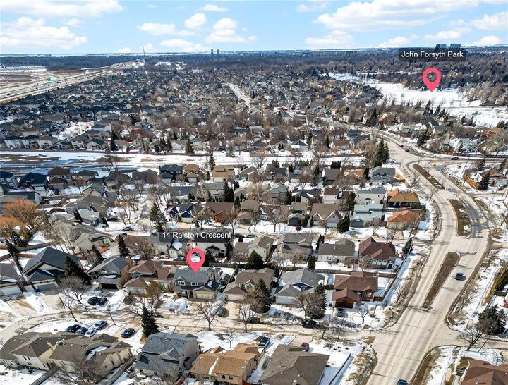 Property Photo:  14 Ralston Crescent  MB R2N 3R3 