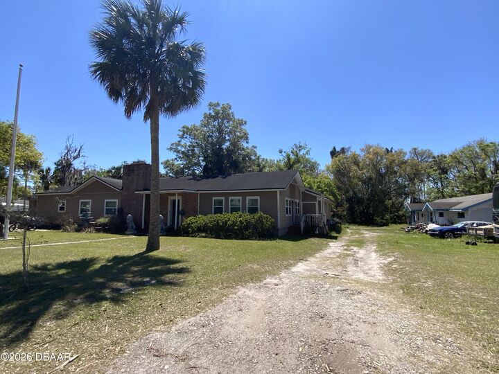 Property Photo:  474 E University Avenue  FL 32763 