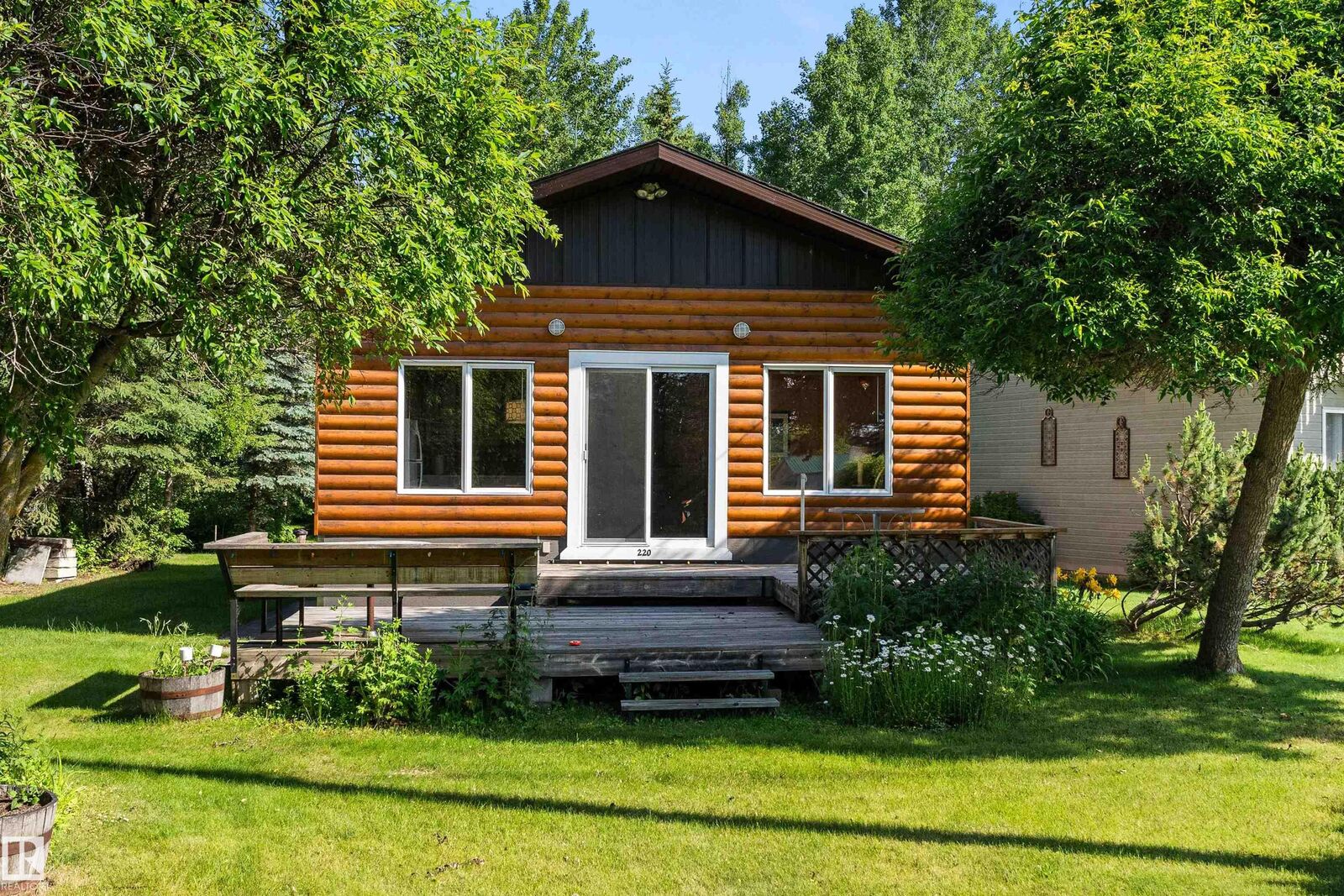 Property Photo: 220 2 St. Ross Haven AB T0E 1A0