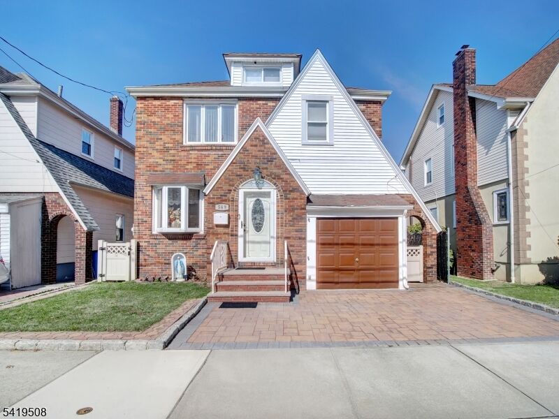 Property Photo:  569 Monroe Pl  NJ 07657 