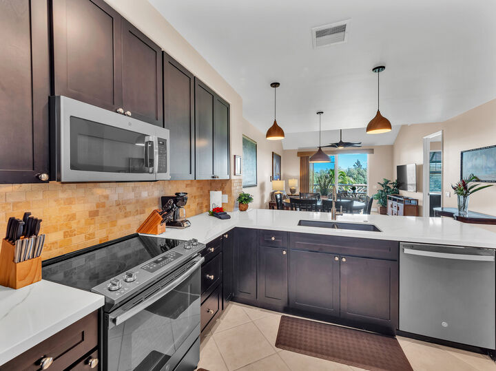 Property Photo:  69-200 Pohakulana Pl F34  HI 96738 