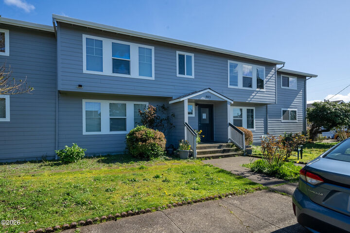 Property Photo:  903 Madrona Avenue  OR 97141 