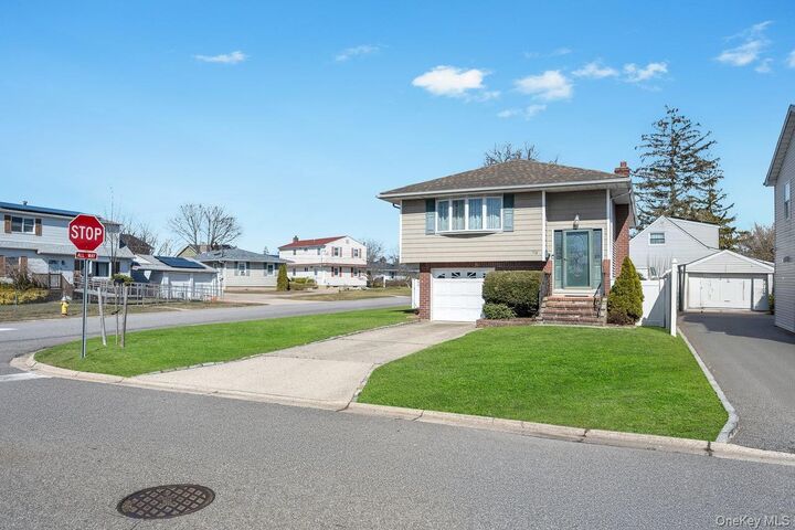 Property Photo:  178 5th Avenue  NY 11704 