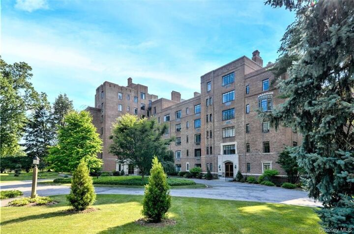 Property Photo:  100 Ardsley Avenue W 5G  NY 10533 