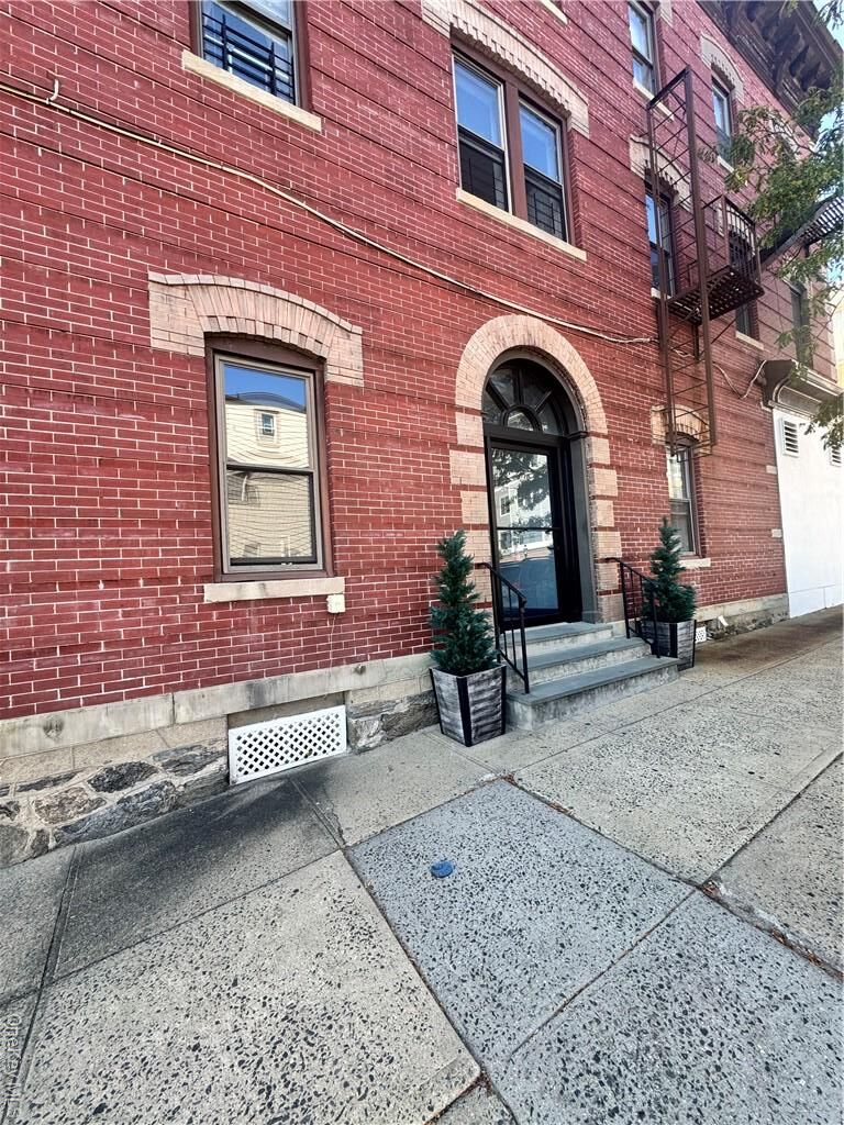 Property Photo:  6 Parsons Street 3R  NY 10528 