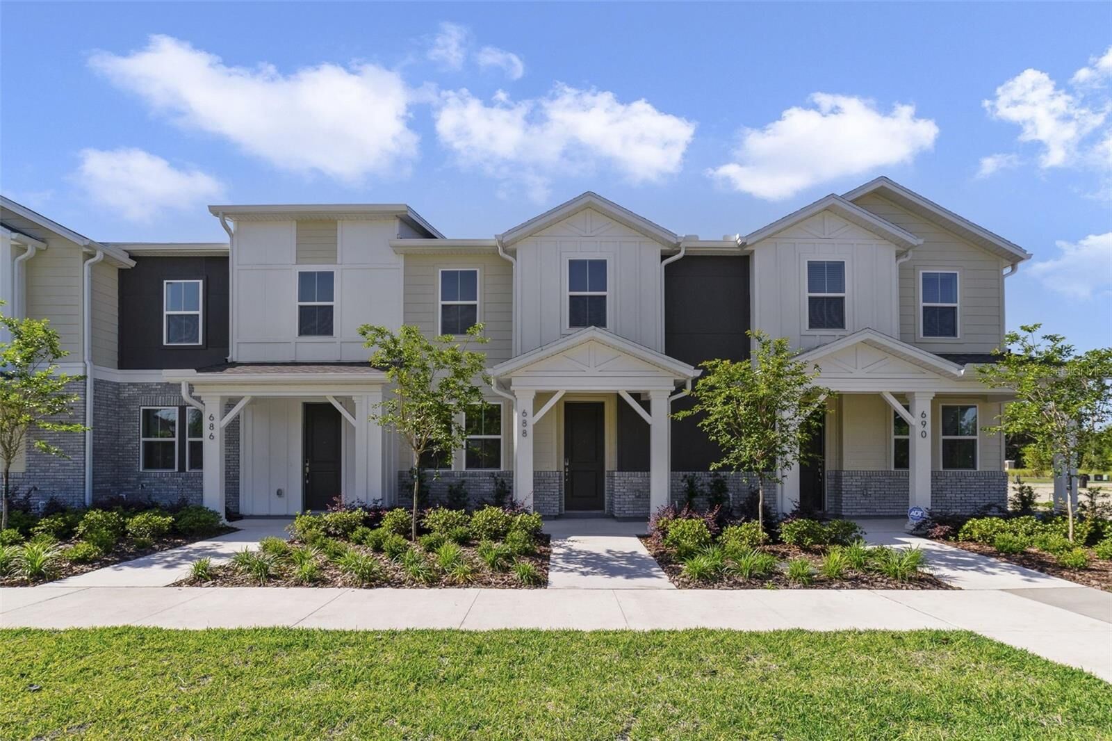 Property Photo: 688 Lola Lane FL 32765