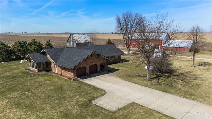 Property Photo: 983 Council Road IL 60552