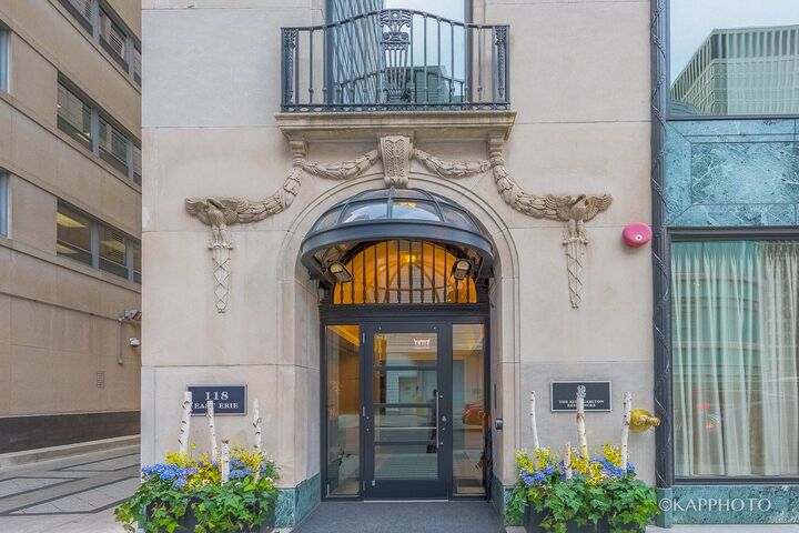 Property Photo:  118 E Erie Street 15A  IL 60611 