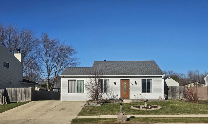 Property Photo: 1353 Spring Valley Drive IL 60188