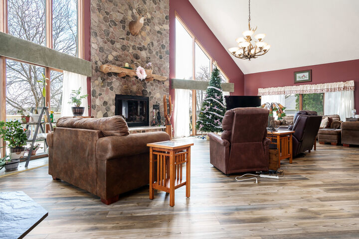 Property Photo:  1700 Candlewick Drive  IL 61065 