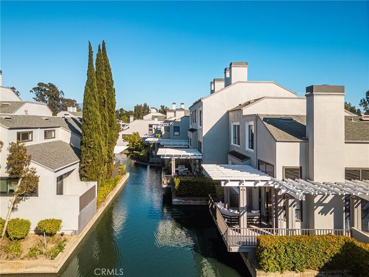 Property Photo:  19 Waterway 9  CA 92614 