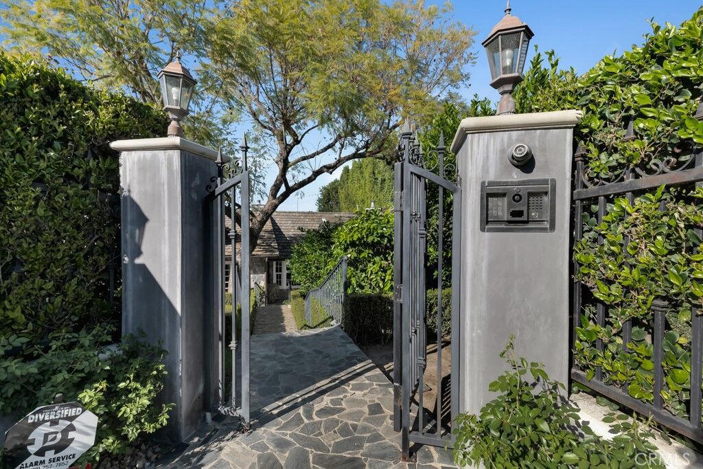 Property Photo:  12953 Greenleaf  CA 91604 