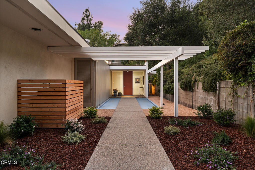 Property Photo: 5511 Vista Canada Place CA 91011