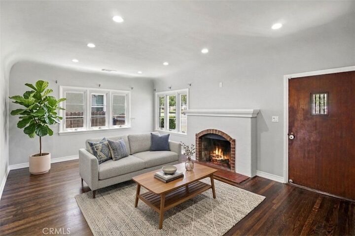 Property Photo:  2682 E Villa Street  CA 91107 