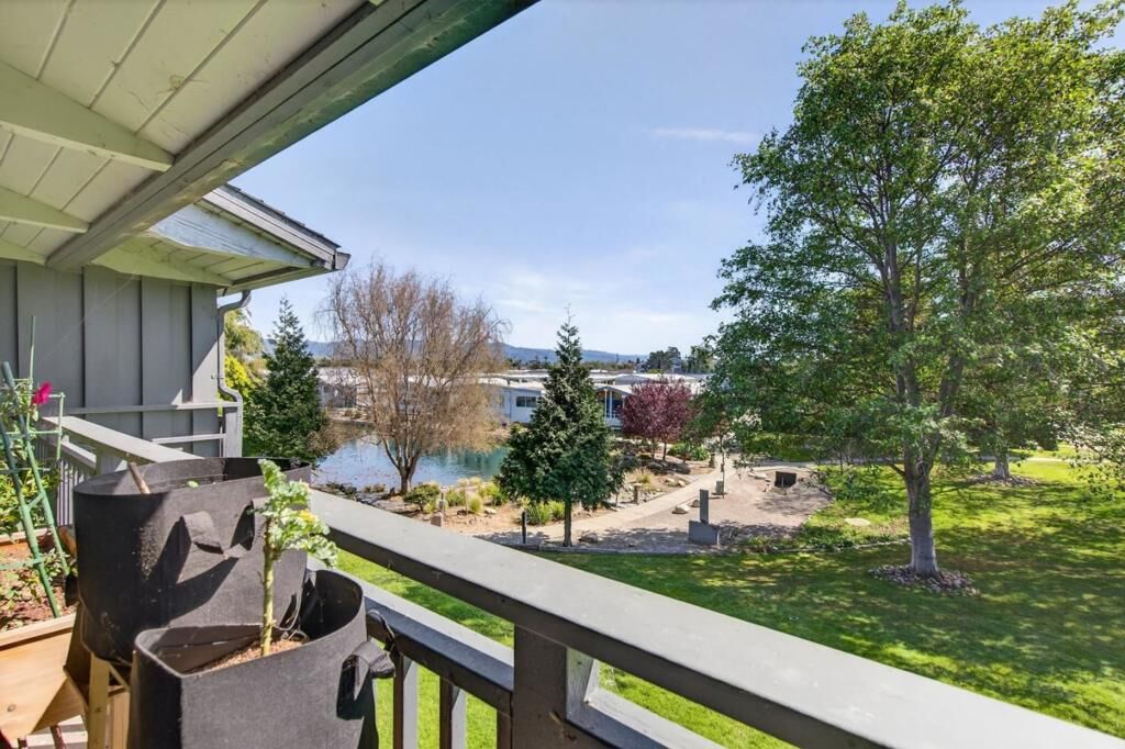 Property Photo:  158 Kern Street 10  CA 93905 