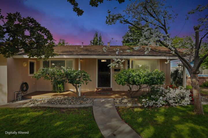 Property Photo: 1148 Fallbrook Street CA 95691