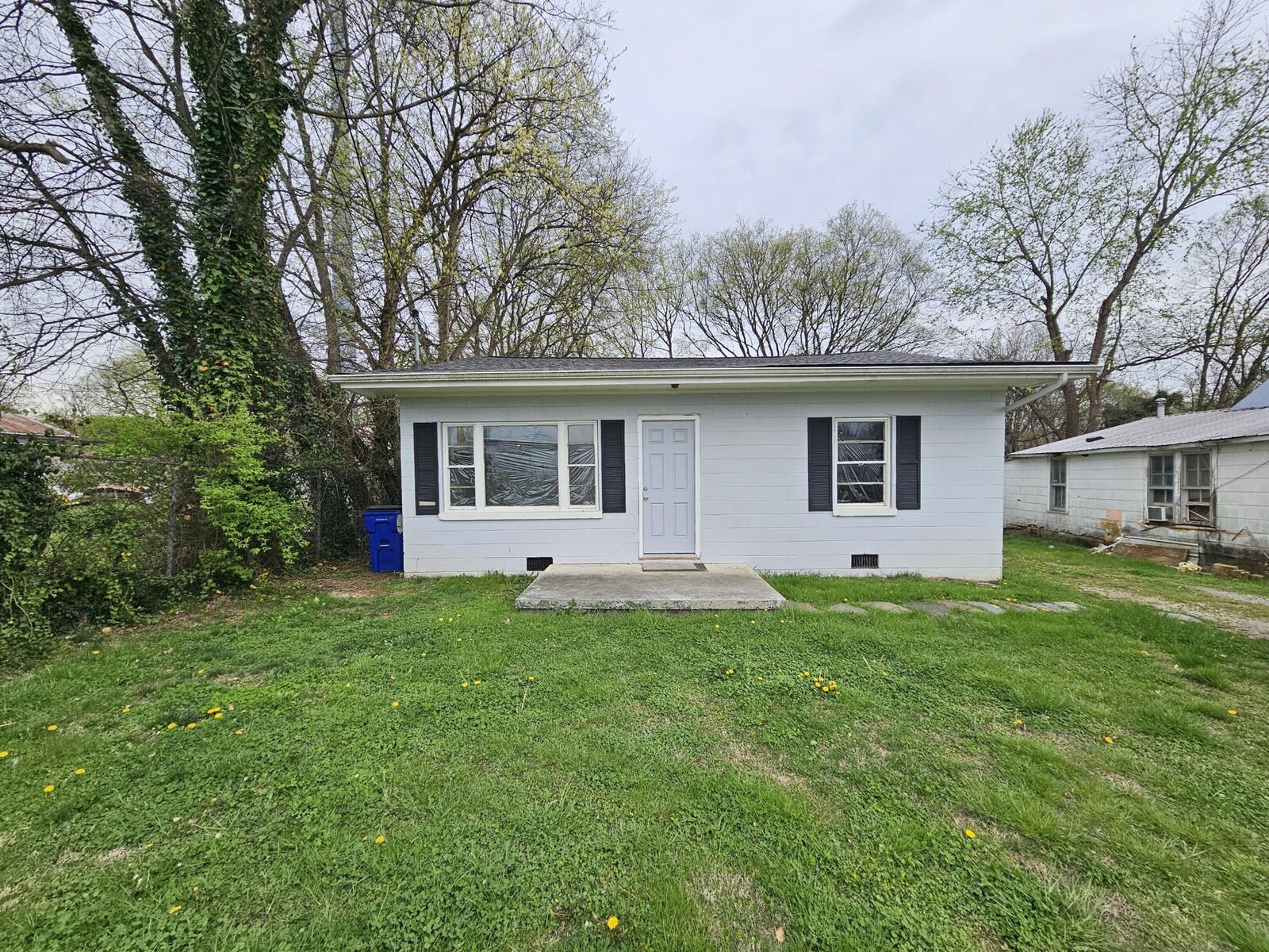 Property Photo:  740 Railroad Street NE  TN 37311 