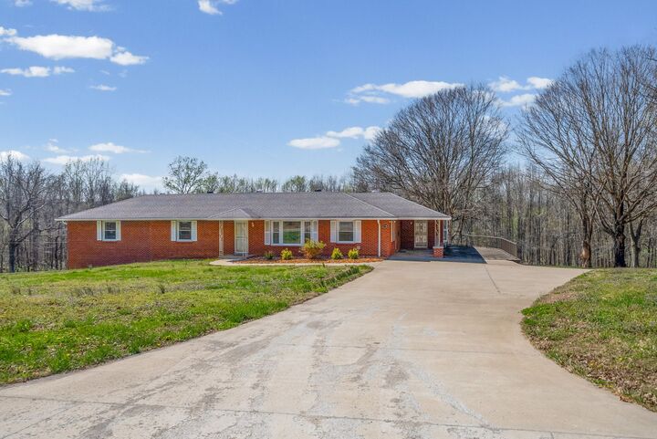 Property Photo: 1718 Seven Mile Ferry Rd TN 37040