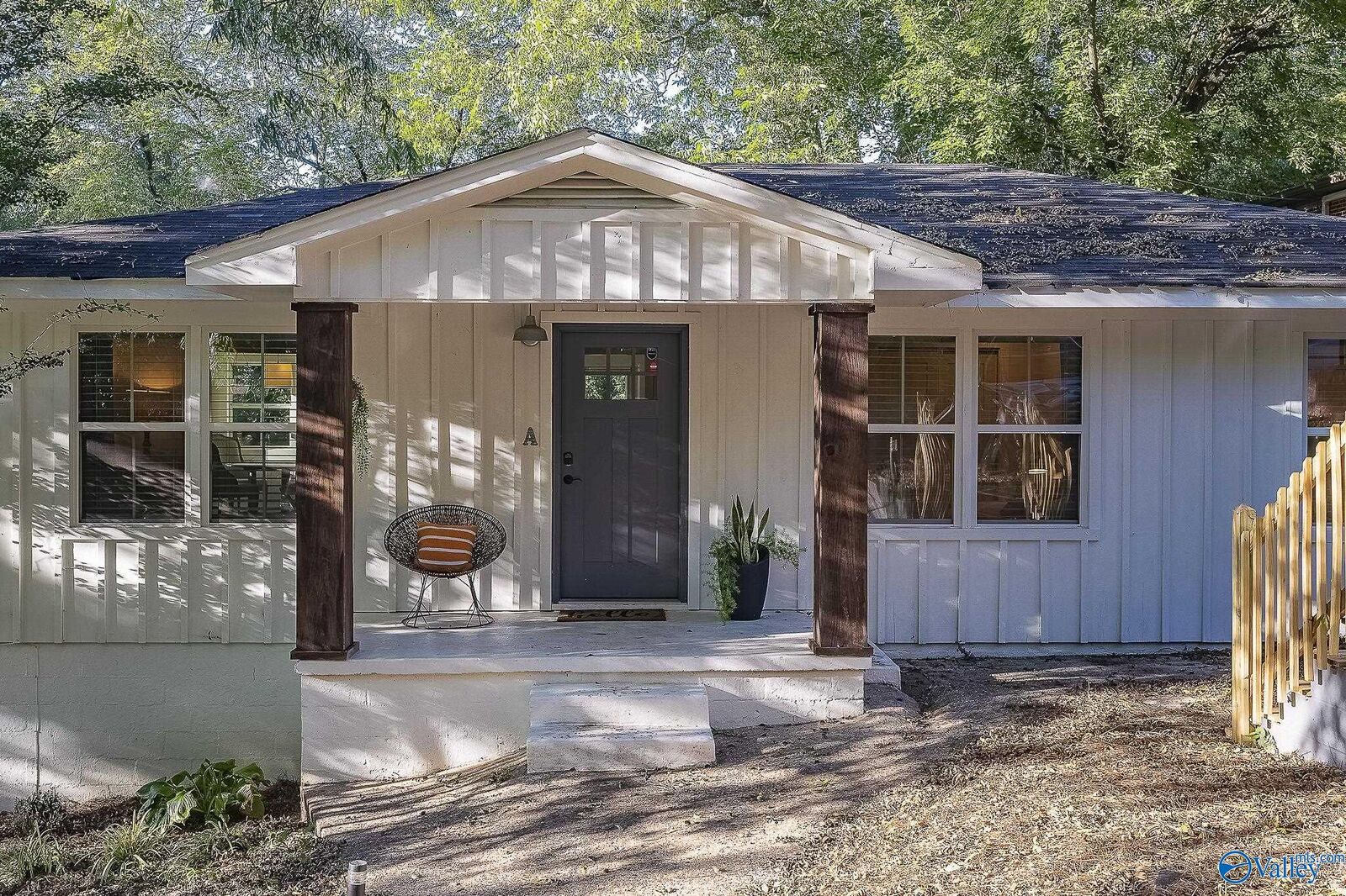 Property Photo: 1611 Wells Avenue AL 35801
