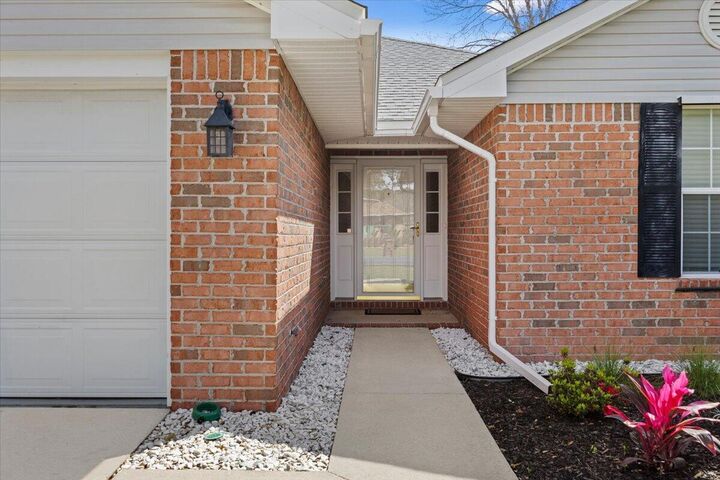 Property Photo: 1710 Ivalea Circle FL 32566