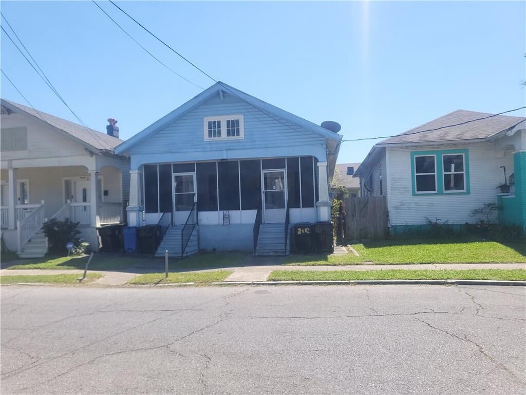 Property Photo:  2512 N Roman Street  LA 70117 