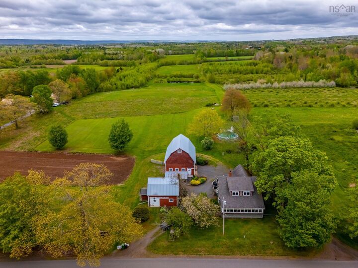 Property Photo: 6994 Aylesford Road NS B0P 1C0