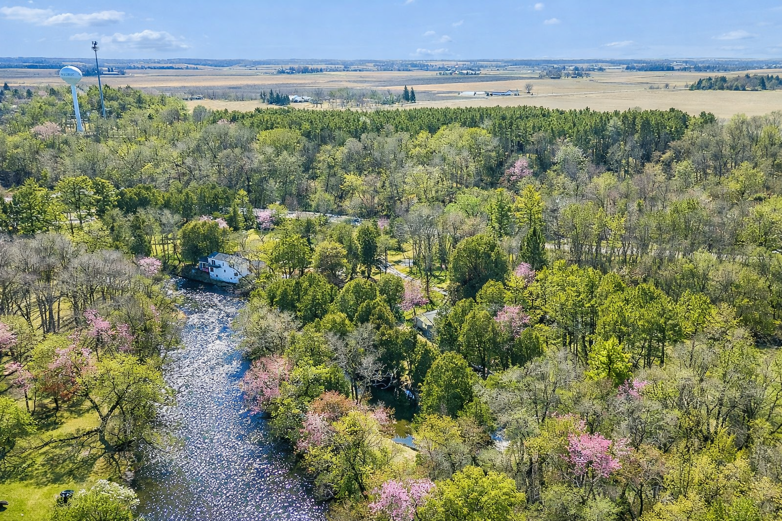 Property Photo:  400 Hill Avenue  WI 54026 