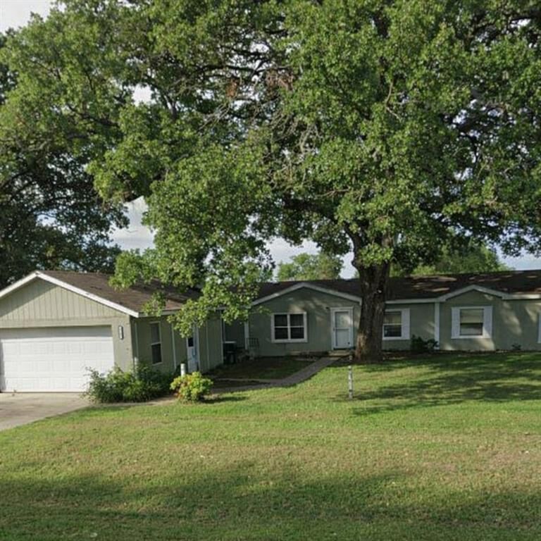 Property Photo:  10595 Northlake Circle  TX 75143 
