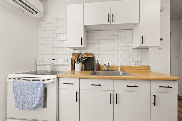 Property Photo:  8-R North Street 5B  MA 02360 