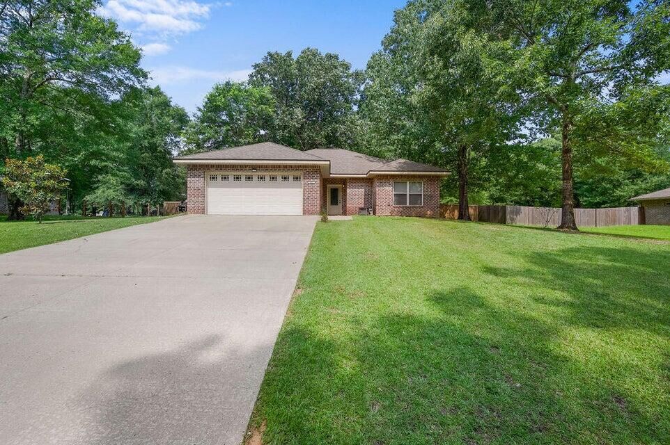 Property Photo: 593 Lewis Perkins Rd LA 71446