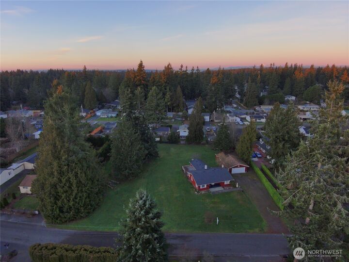 Property Photo:  7707  203rd Street SW  WA 98026 