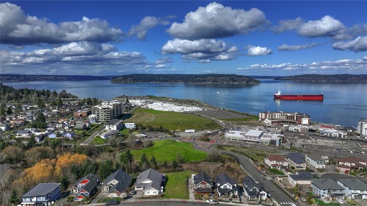 Property Photo: 5313 N Commercial Street WA 98407