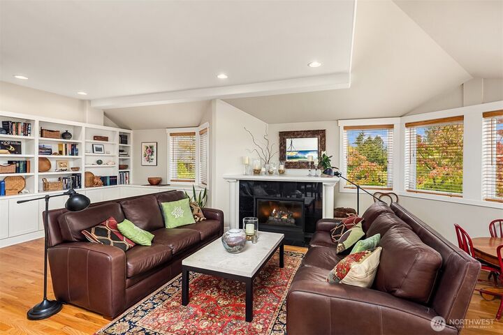 Property Photo:  4411 NE 90th Street  WA 98115 