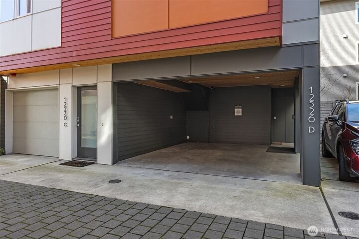 Property Photo:  12526  15th Avenue NE D  WA 98125 