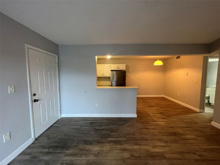 Property Photo:  400 Palm Circle W Unit 302  FL 33025 