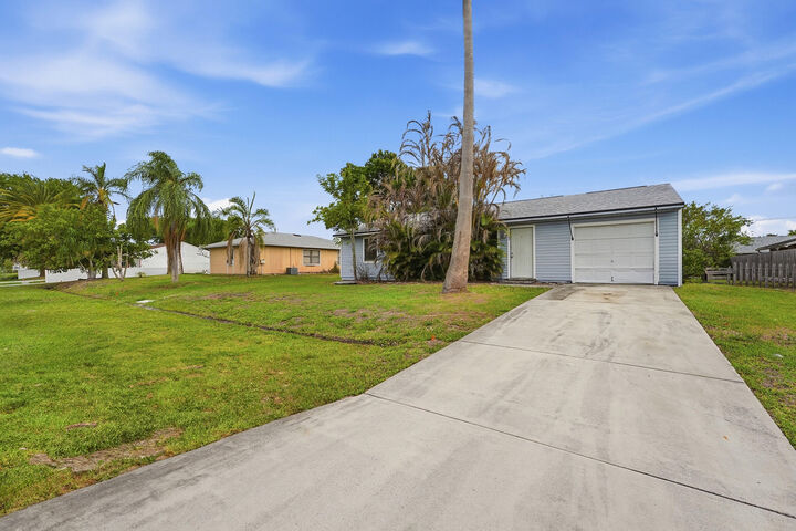 Property Photo:  1809 SW Morelia Lane  FL 34953 