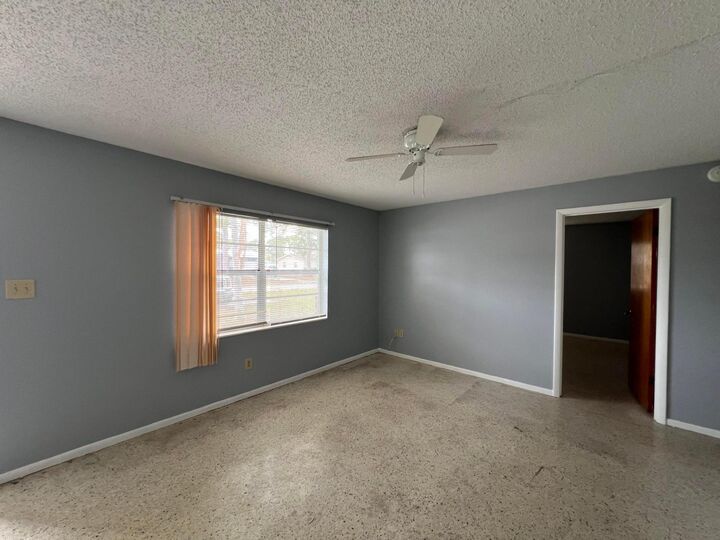 Property Photo: 2426 Seneca Avenue FL 34946