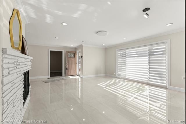 Property Photo:  25520 Elon Drive  MI 48127 