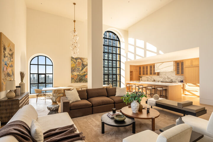 Property Photo:  100 Barclay Street Phsouth  NY 10007 