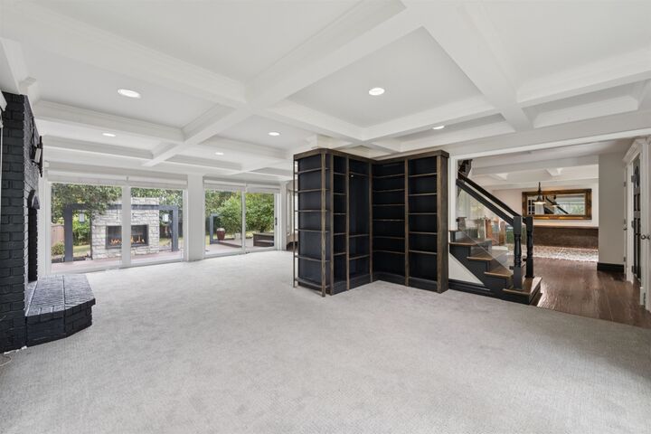 Property Photo:  914 N Cypress Ct  KS 67206 