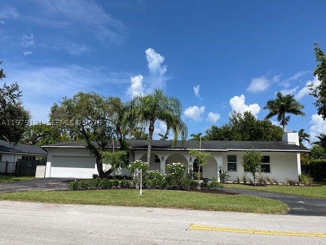 Property Photo: 14341 SW 78th Ct FL 33158