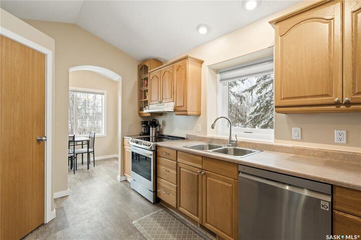 Property Photo:  172 3rd Street W  SK S0M 2K0 