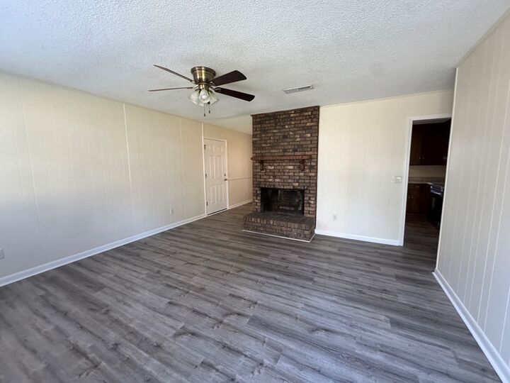 Property Photo: 610 Pinto AL 36301