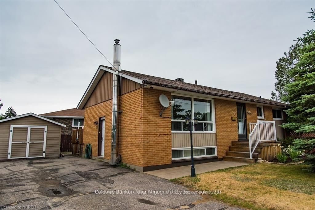 Photo de la propriété:  62 Joseph Street  ON P1A 1M1 