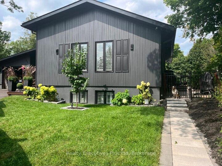 Property Photo: 24 Birch Grove Drive ON L4M 4Y8