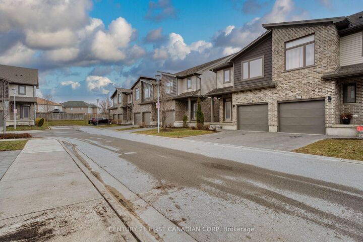 Photo de la propriété: 1960 Dalmagarry Road 139 ON N6G 0A6