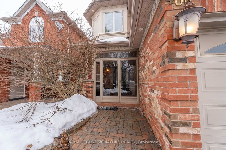 Property Photo:  406 Hewitt Circle  ON L3X 2L8 