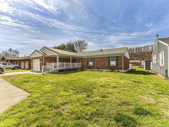 Property Photo:  1802 Main Street  KY 41144 