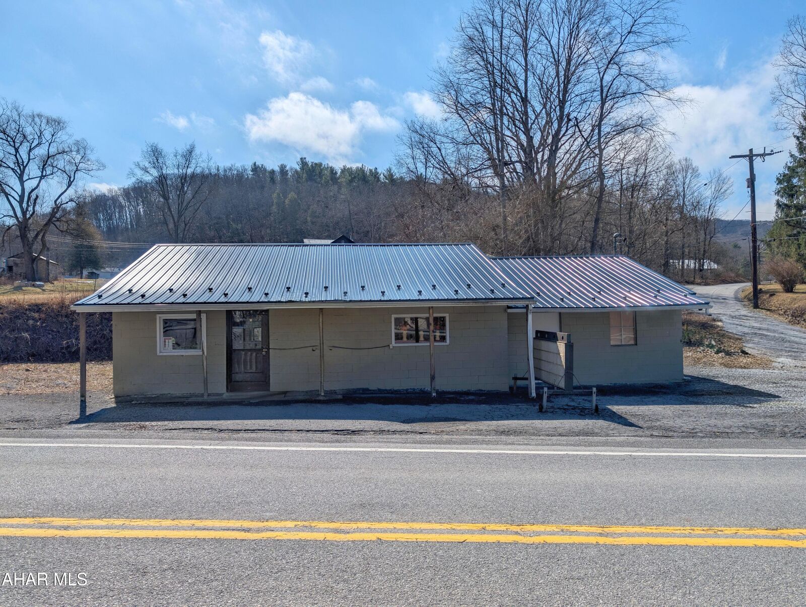 Property Photo: 1030 Sandy Run Road PA 16650