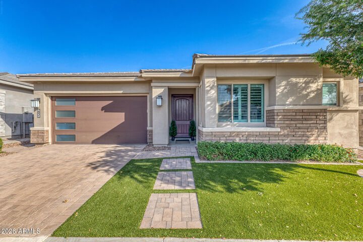 Property Photo:  2831 E Los Gatos Drive  AZ 85050 